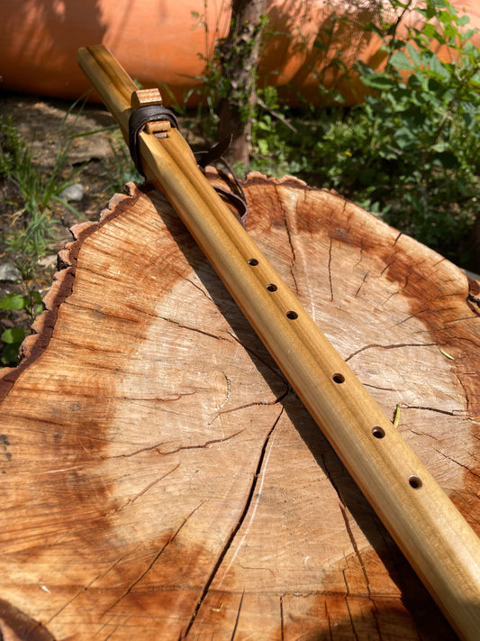 Native American Style Flute
Tulip wood and Red Grandis E 432hz (Available now)